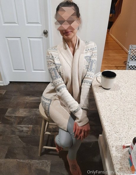 Tiny And Tan modelo pornografico foto