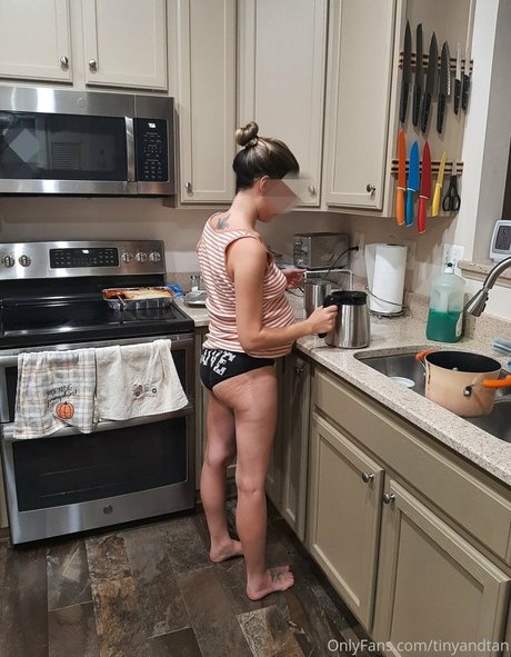 Tiny And Tan actriz exclusiva imagen