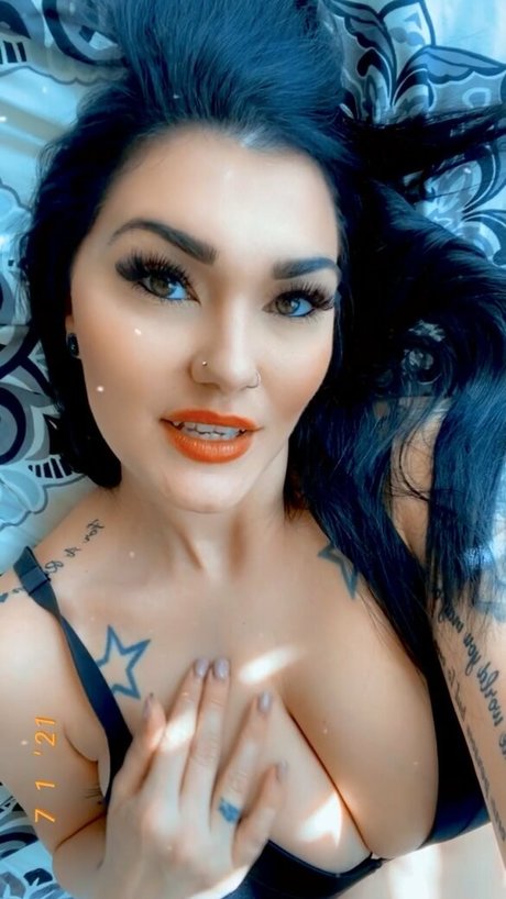 itsdamejane modelo desnudo archivo