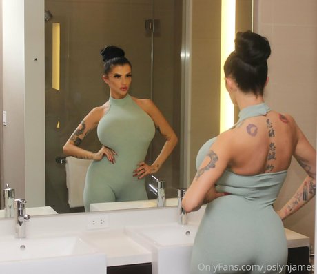 joslynjames estrella hermosa foto