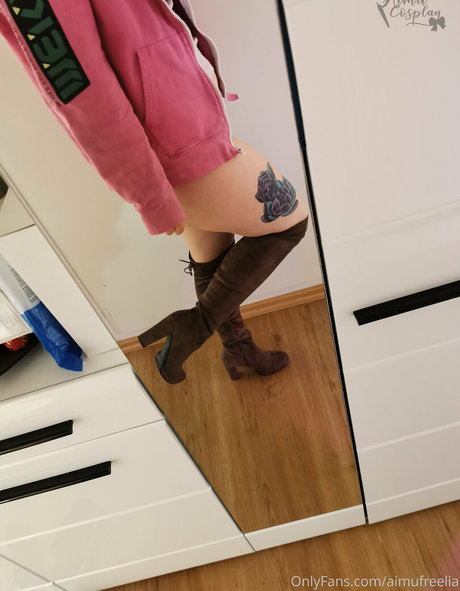 aimufreelia actrice chaude photo