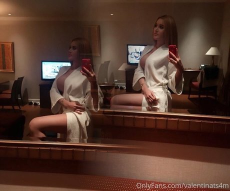 valentinats4m hermosa modelo imágenes