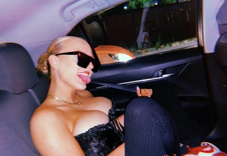 Charlotte Page modèles nus collection