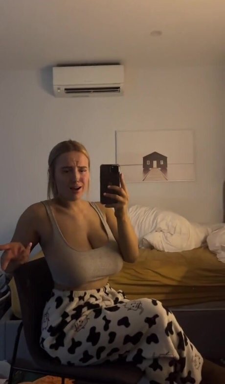 Charlotte Page jolie étoile img