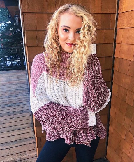 Caroline Wall modèle adulte des photos