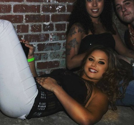 Daria Thibault étoile érotique photos