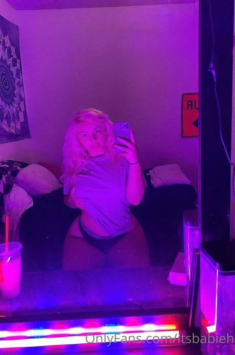 itsbabieh étoile exclusive photo