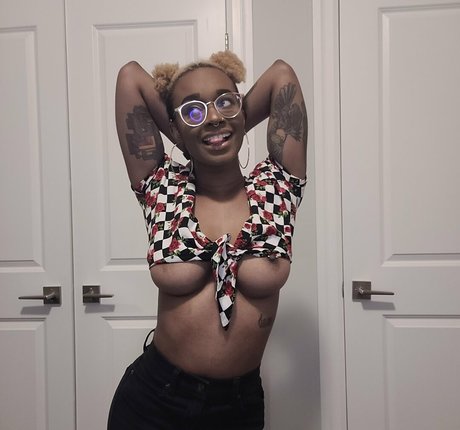 deedeebee96 modèle gratuit photos