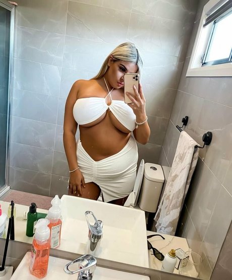 Chloe C star pornographique images