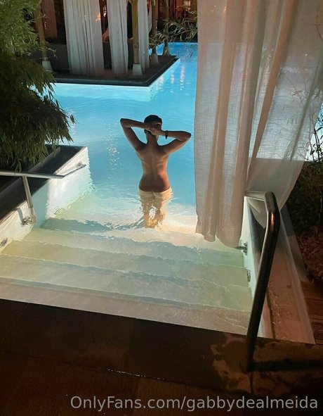 Gabby De Almeida Rinne bonita estrella fotos