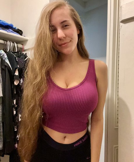 puta emo onlyfans hermosa alta calidad fotos