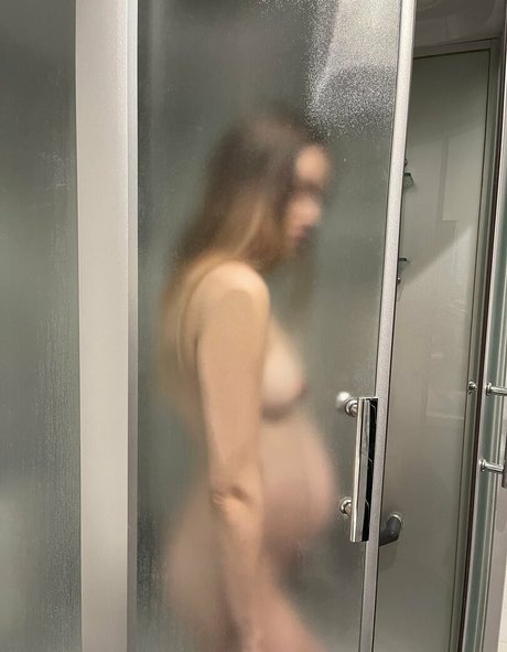 lovelygirlliza modelo desnudo foto