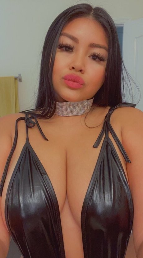 wildasianflower actriz adulta fotos