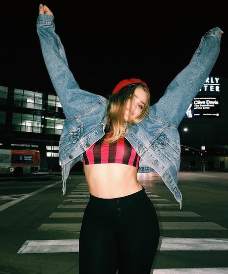 Laney DeGrasse star du porno chaud images