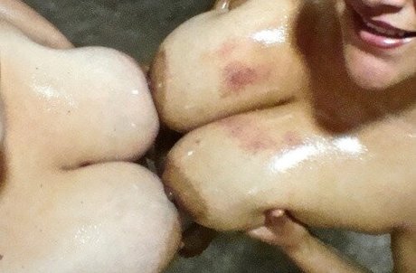 SuperTetas modelo xxx imagen