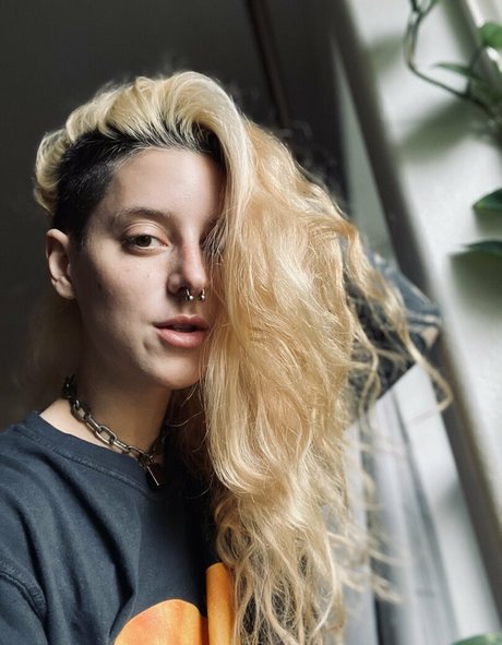 thecamdamage buen modelo foto