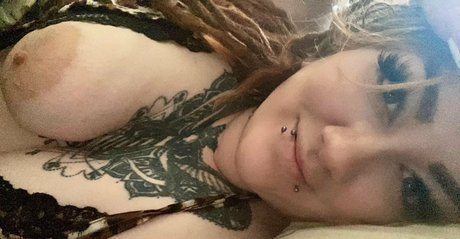 lolly dreadful modèle sexy image