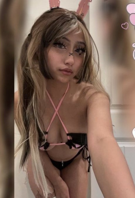cinamonbunni nude model pics