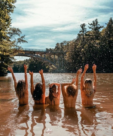 WhiteCosmicMirror estrella erótica galerías