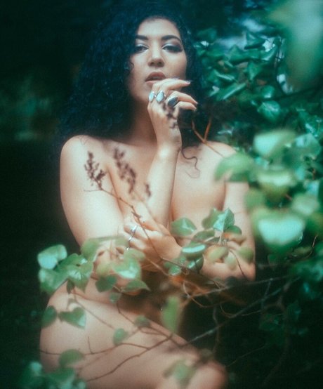 WhiteCosmicMirror model porn image