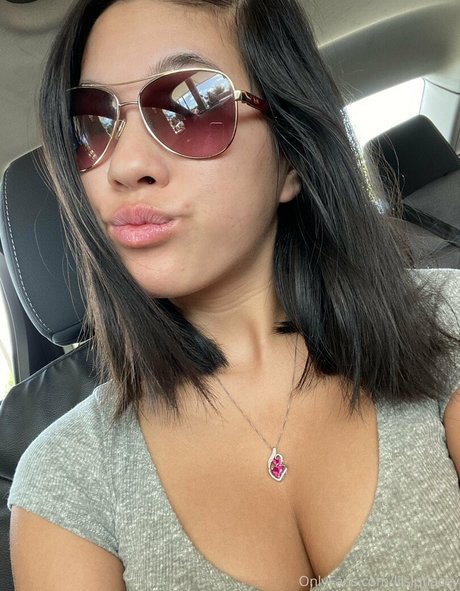 lilslutlacey actrice pornographique des photos