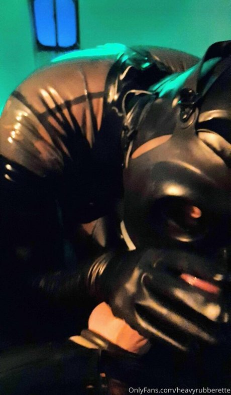 heavyrubberette actrice galerie