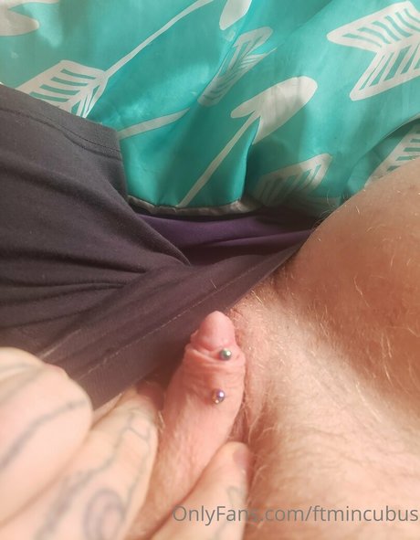 ftmincubus actrice érotique des photos