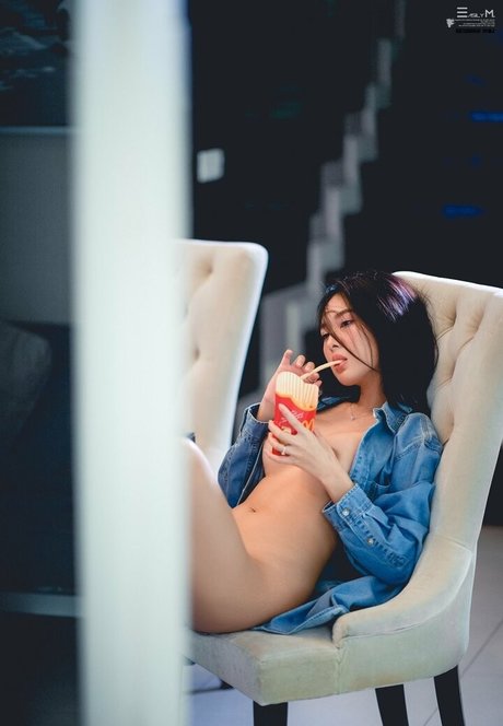 nimtharin actrice de grande qualité photos