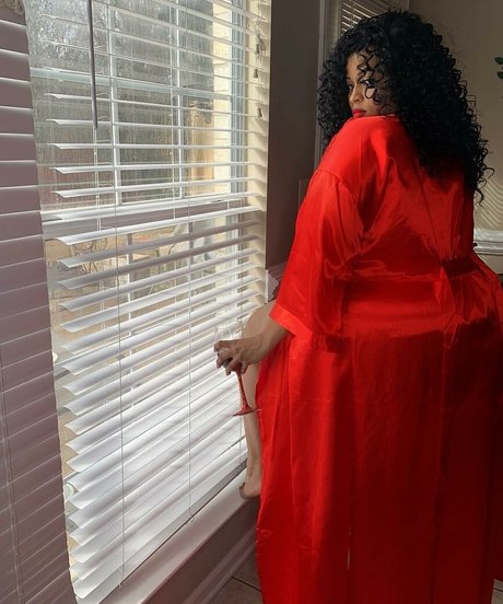 Jasmine Gunn mannequin image