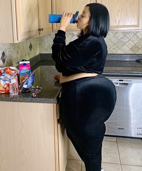 Jasmine Gunn top star galerie