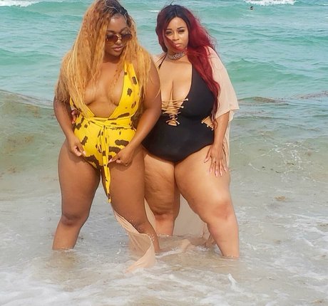 Jasmine Gunn star du porno en haute qualité galeries