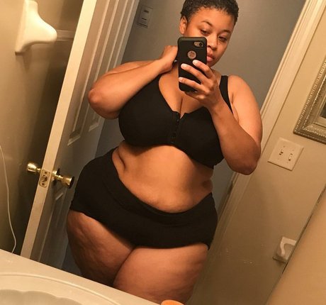 Jasmine Gunn haut étoile photo