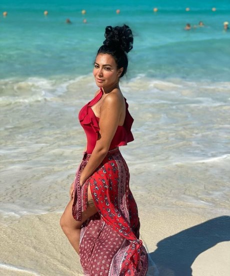 Mirhan Hussein modèle sexy collection