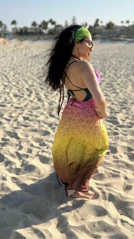 Mirhan Hussein arte modelo archivo