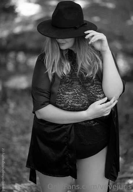 tittyveronikafree model xxx pic