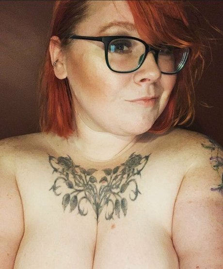 mandymayhemofficial model art pic