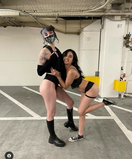 itssosunny nude pornstar pics
