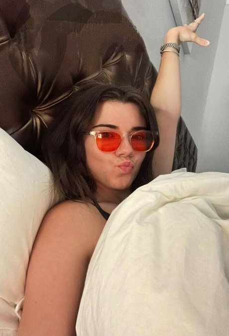 Brett Cooper nus étoiles image