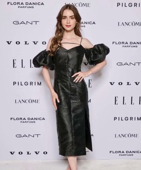 Lily Collins hot model img