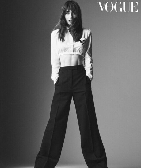 Lily Collins modelo gratis imágenes