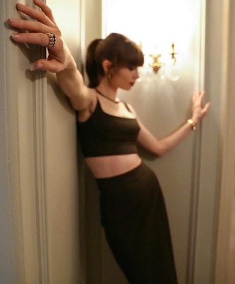 Lily Collins xxx estrella porno foto