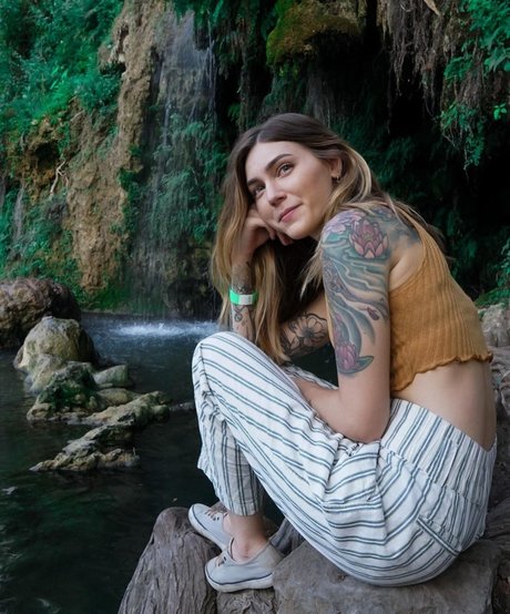 marzz actrice chaude des photos