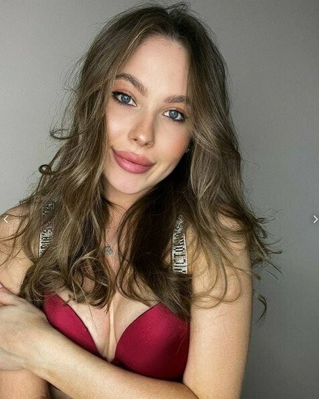 anatpotos modelo desnudo galería