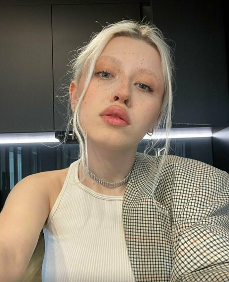 anatpotos étoile nue images