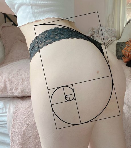 elliechii actrice adulte des photos