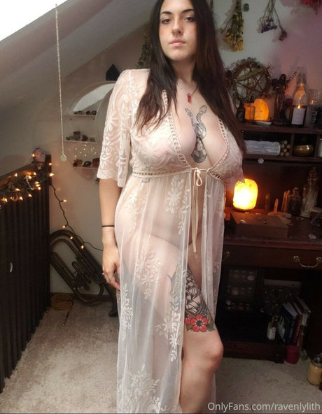 ravenlylith modelo de arte galería