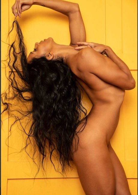 Laetitia Bouffard Roupe model best pics