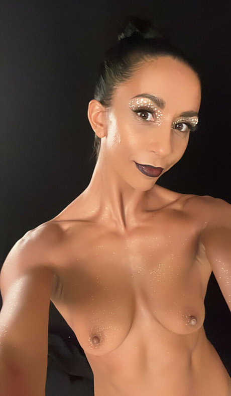Laetitia Bouffard Roupe porn model picture