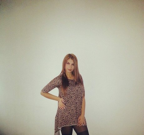 Roberta Ptru buena estrella porno galería