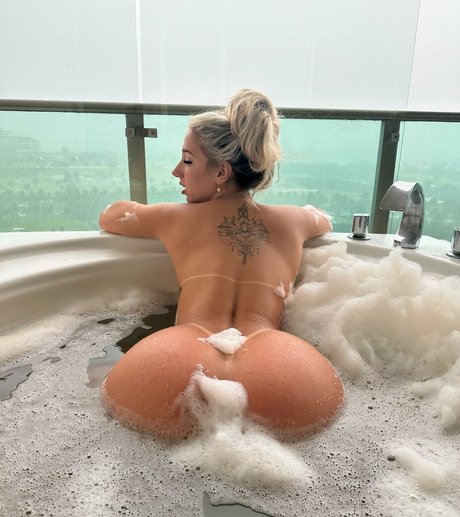 Isadora Vale Dezoitou estrella superior recopilación